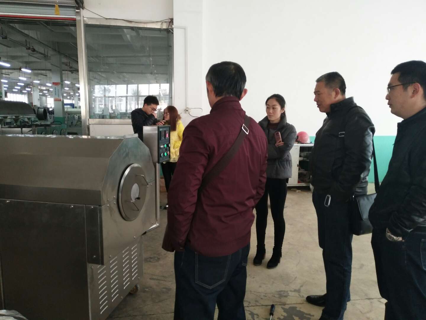 兩起客戶訂購同一個型號的炒貨機