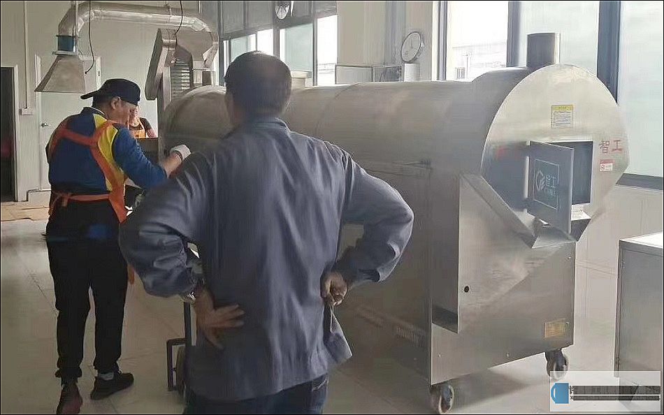 蘇州食品公司再次訂購四米電磁流水線炒貨設備