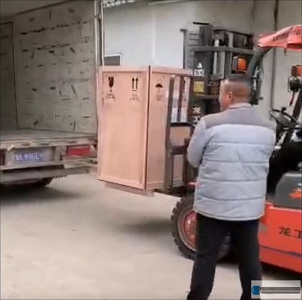 許昌智工多功能電磁炒貨機裝車發(fā)貨