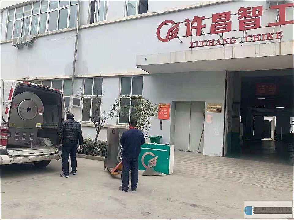 陜西漢中客戶來(lái)廠考察試機(jī)并現(xiàn)場(chǎng)簽訂購(gòu)機(jī)合同