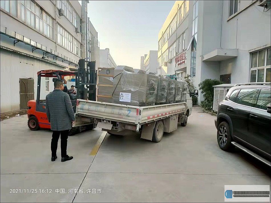 許昌智工8臺(tái)電磁炒貨機(jī)專(zhuān)車(chē)發(fā)貨山東