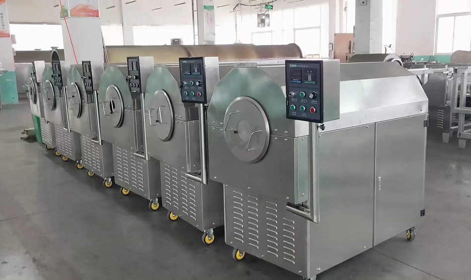 湖北客戶考察許昌智工中小型電磁炒貨機現場訂購